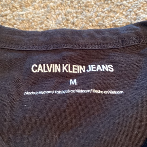 Calvin Klein Jeans Textured T-Shirt - Picture 5 of 6